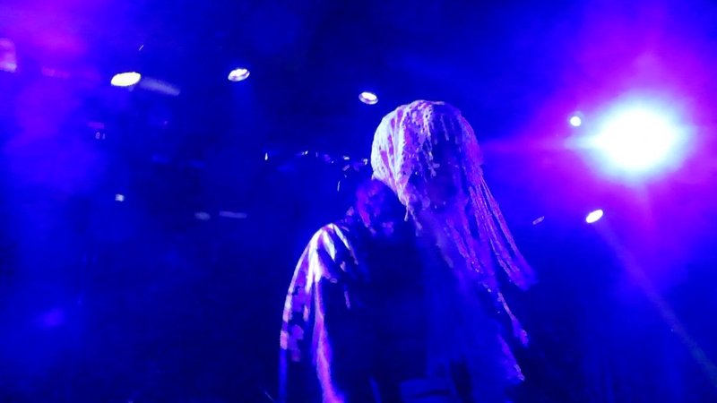 Bassvictim performer on stage, El Club Detroit